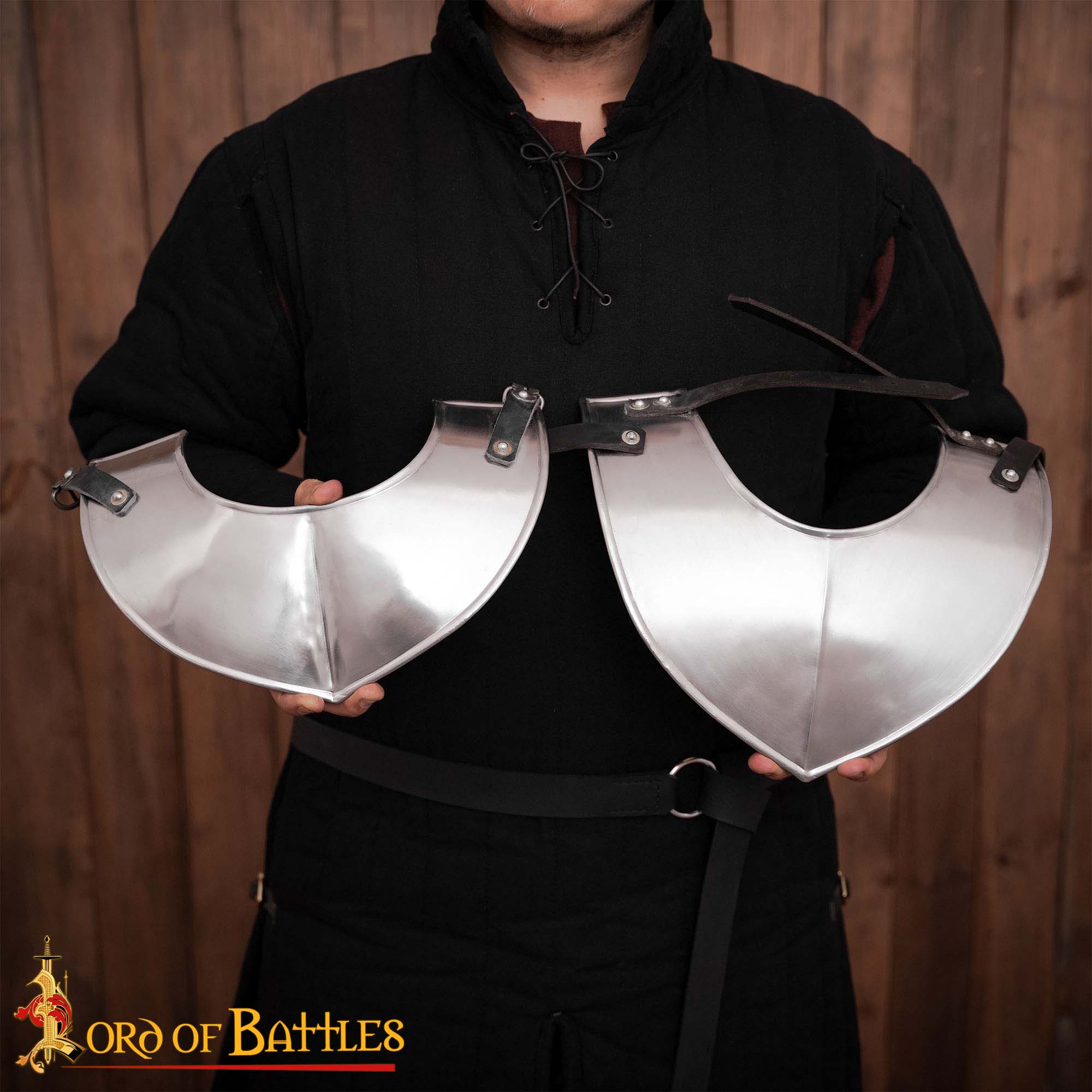 Mittelalterlicher Plattenkragen, poliert