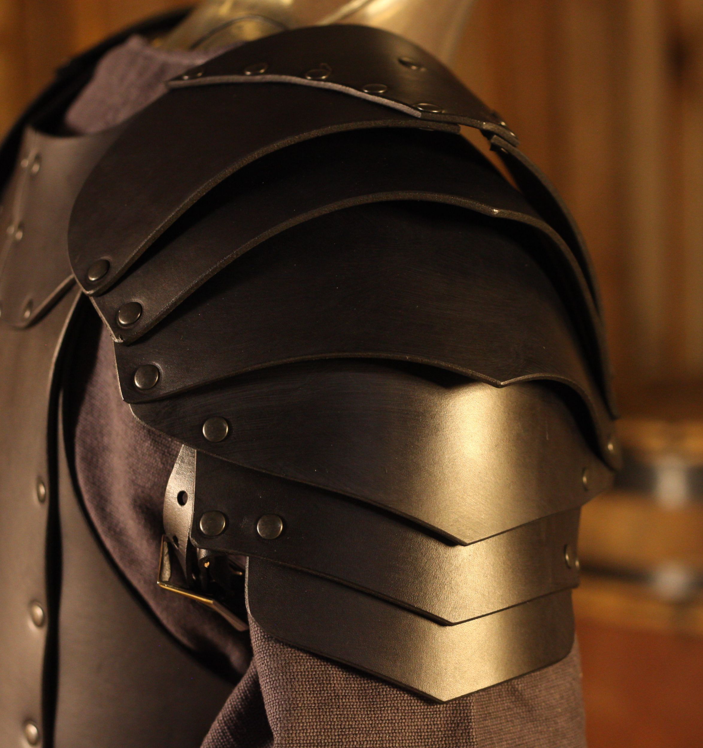 LARP Lederschulterrüstung Söldner