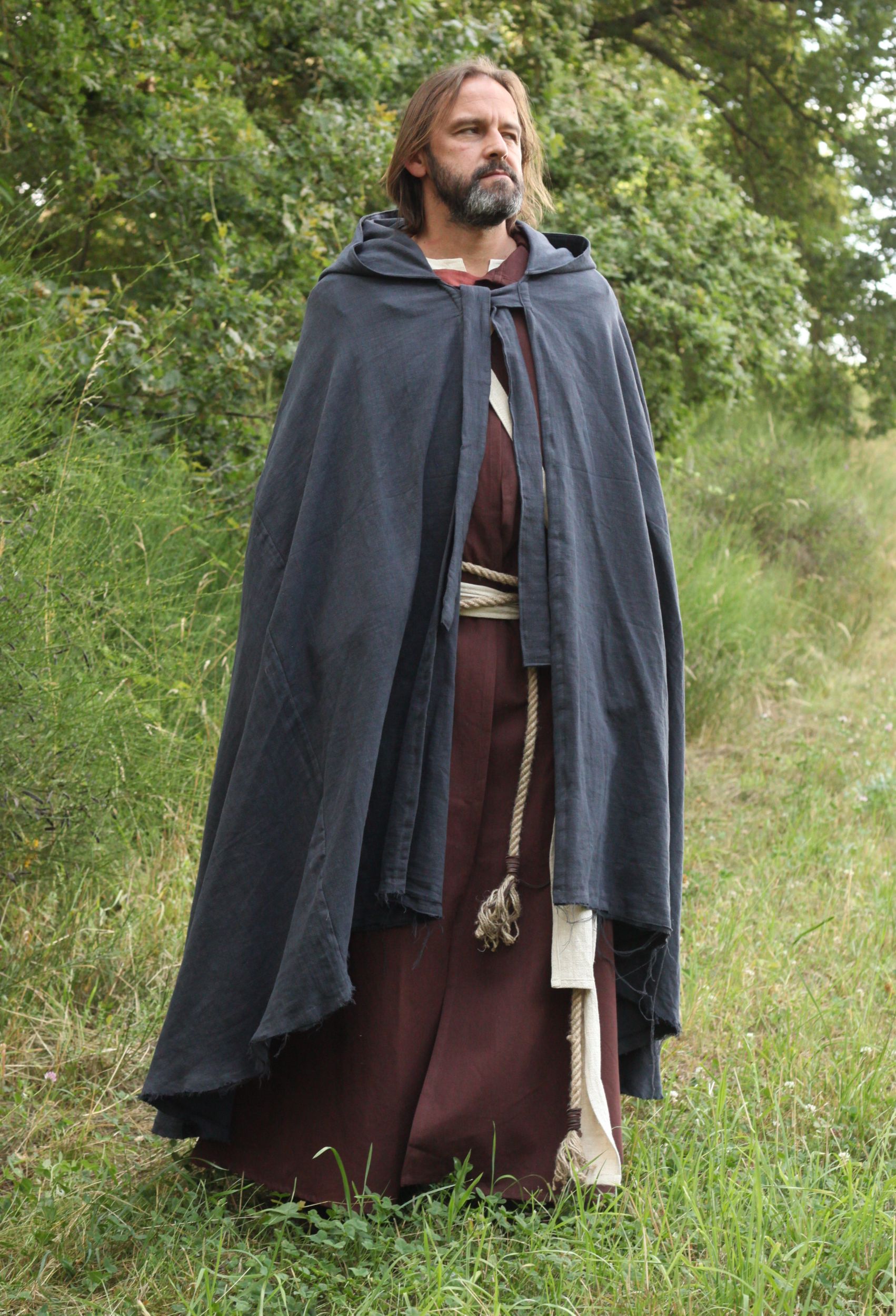 Umhang aus Leinen mit Kapuze