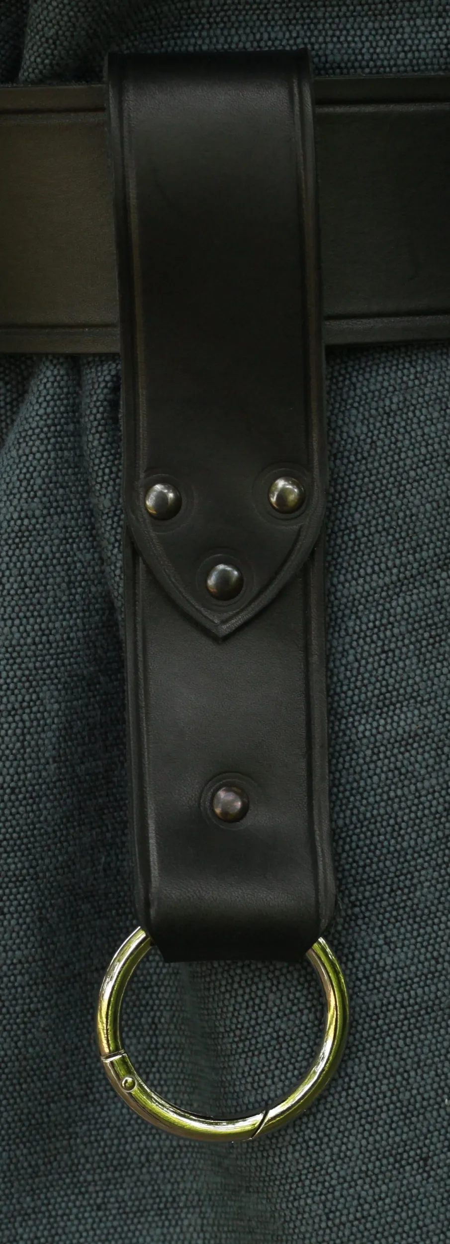 Gürtelschlaufe/Krughalter aus Leder mit Ring