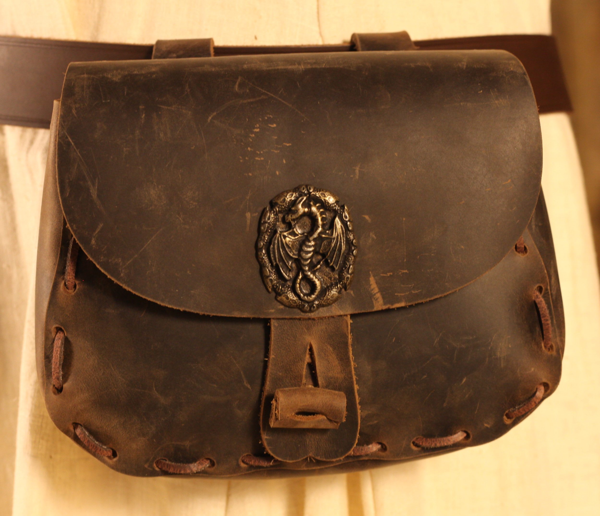 Braune mittelalterliche Ledertasche Drache