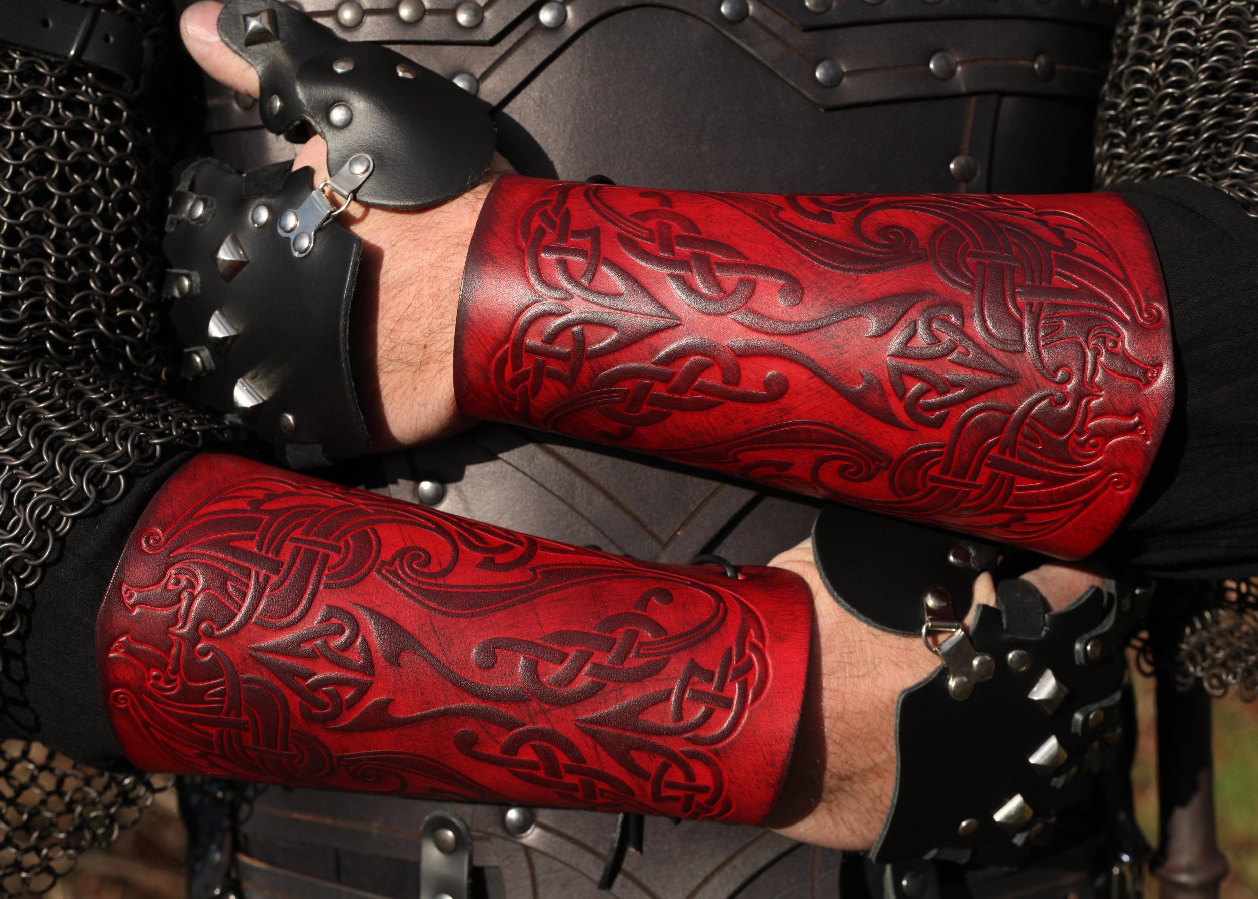 Leder-Armschienen Drachenprägung