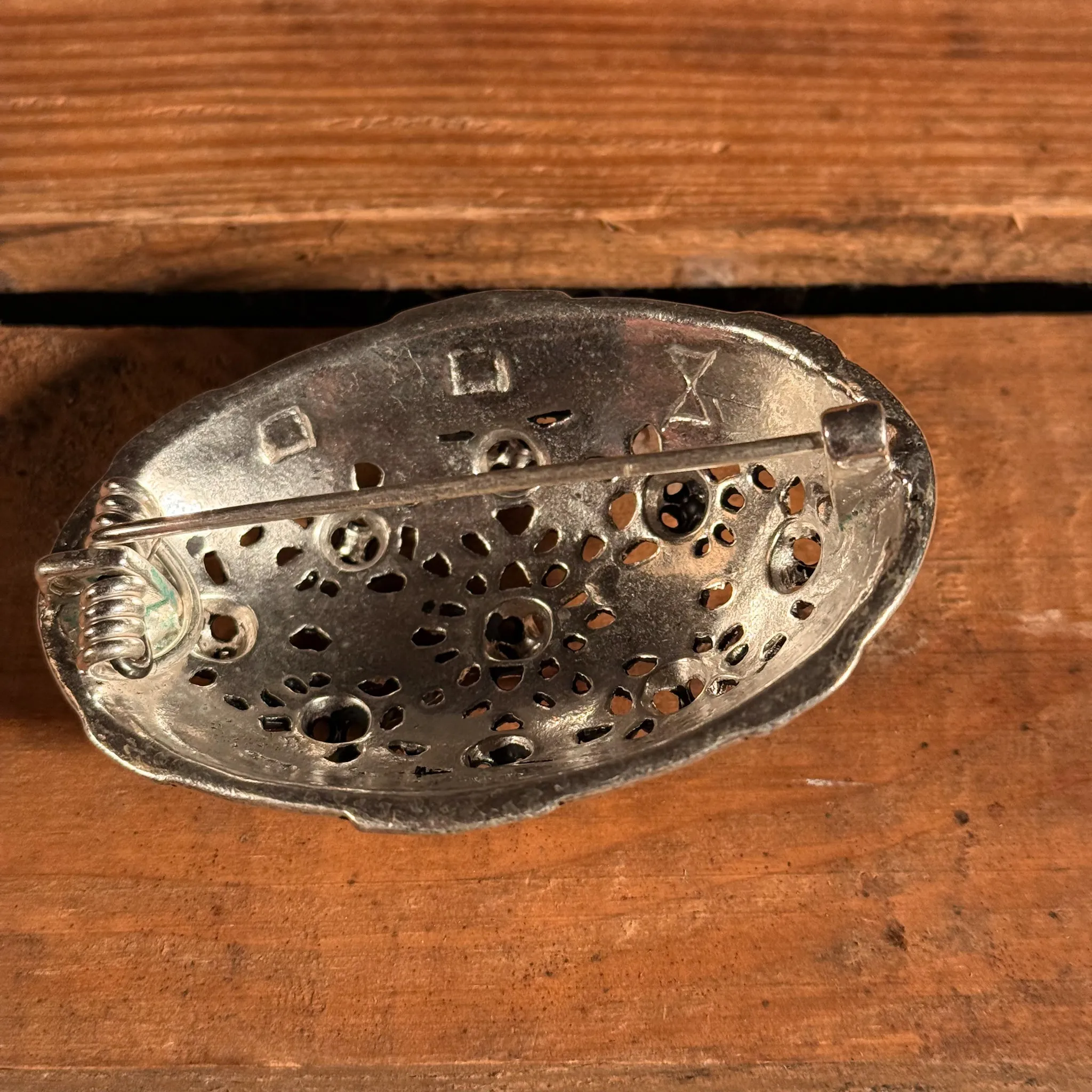 Wikinger Ovalfibel - Schalenfibel, versilbert