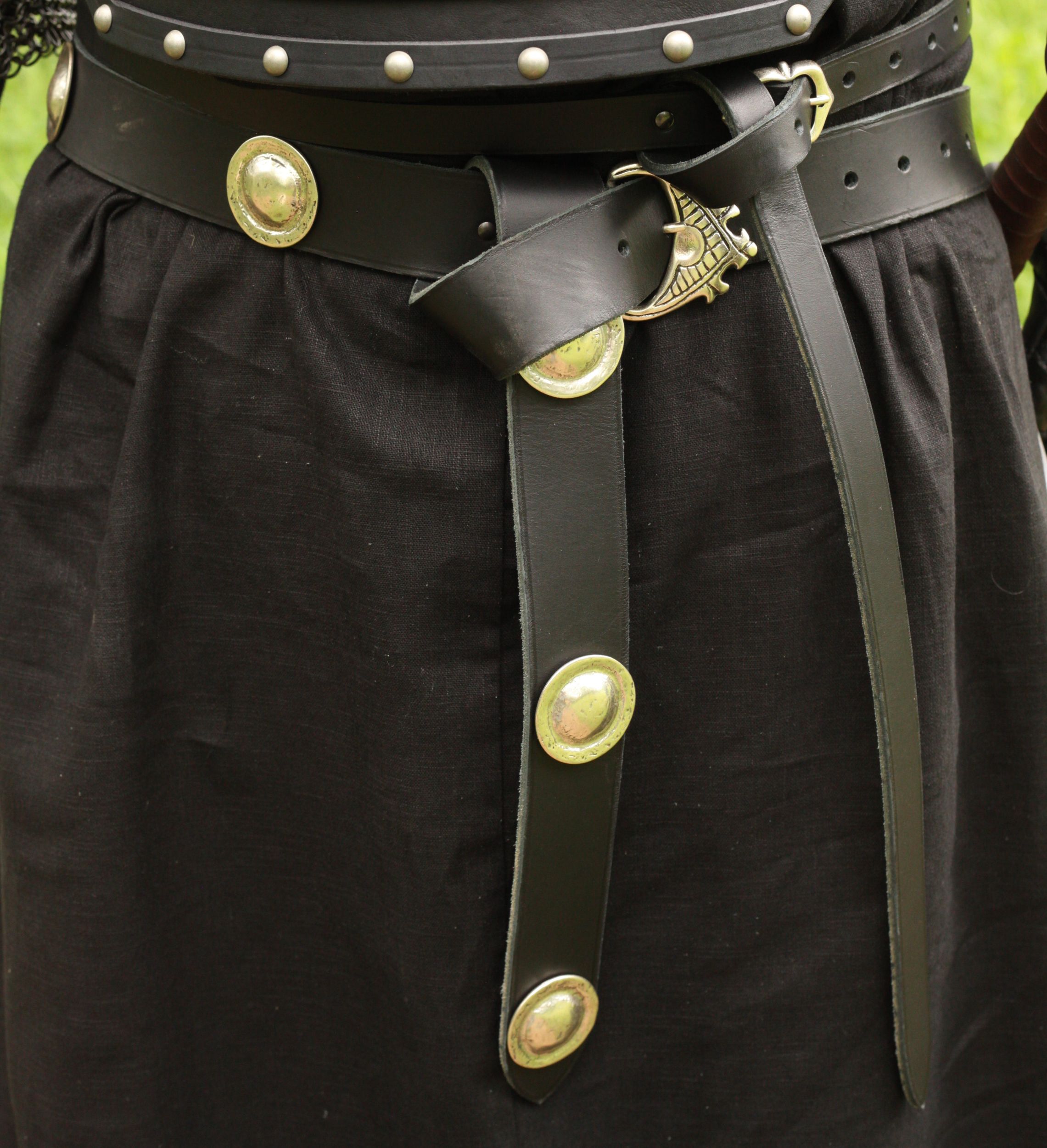 Langgürtel schwarz Buckelschild