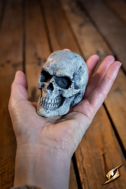 Kleiner Schädel aus Knochen