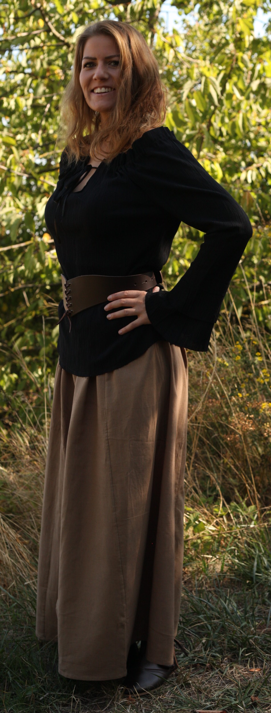 Mittelalterliches Gewandset für Frauen VIII