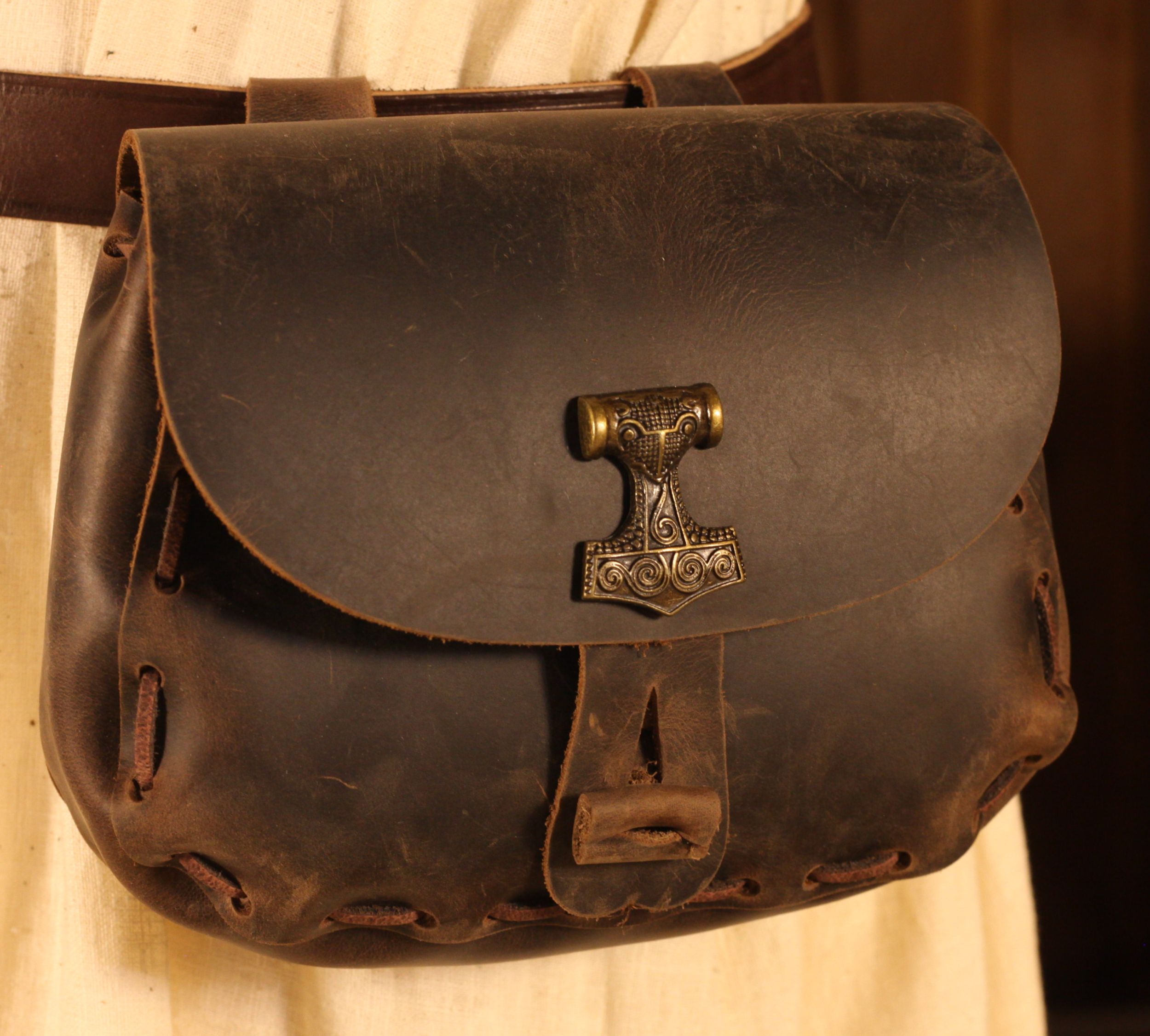 Mittelalterliche Tasche braun Thors Hammer