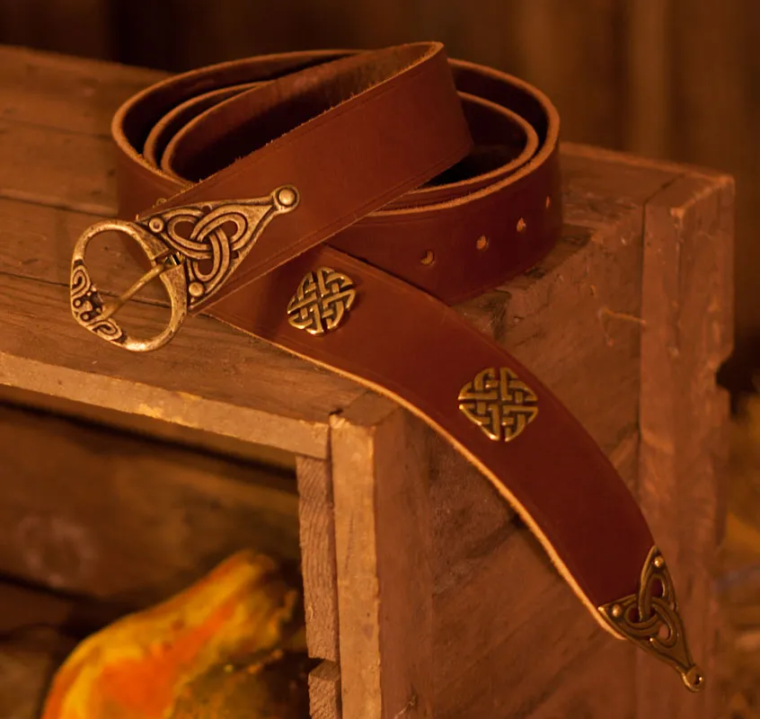 Mittelalter Langgürtel mit Ziernieten 4cm