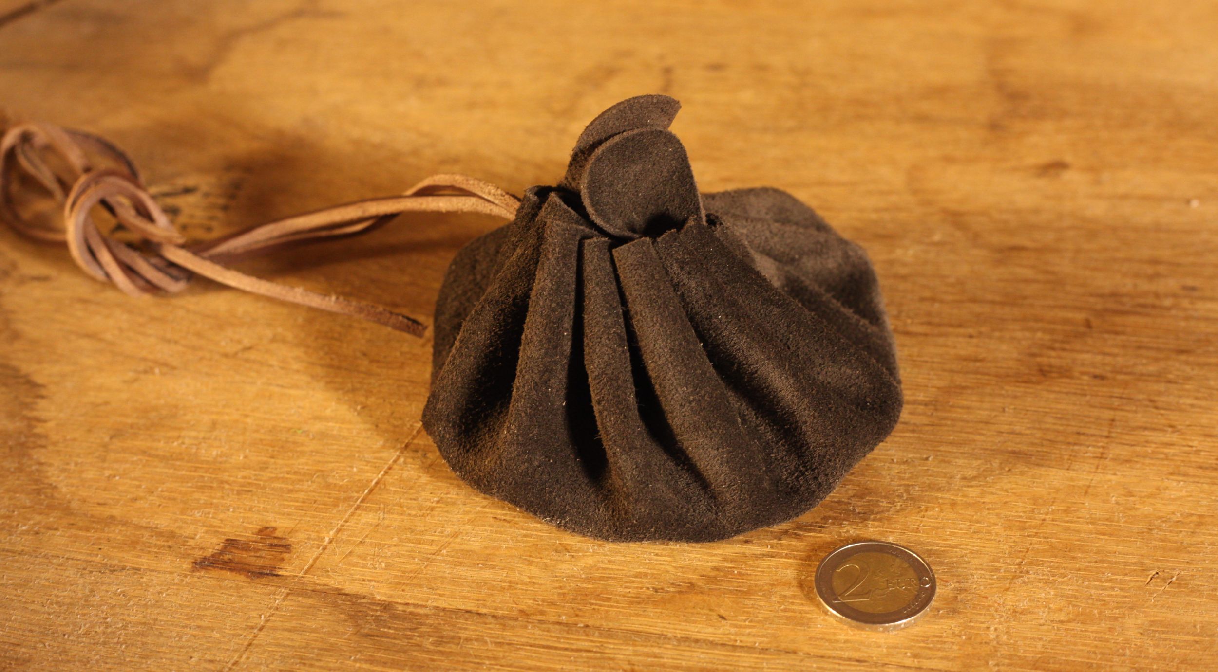 Lederbeutel aus Veloursleder