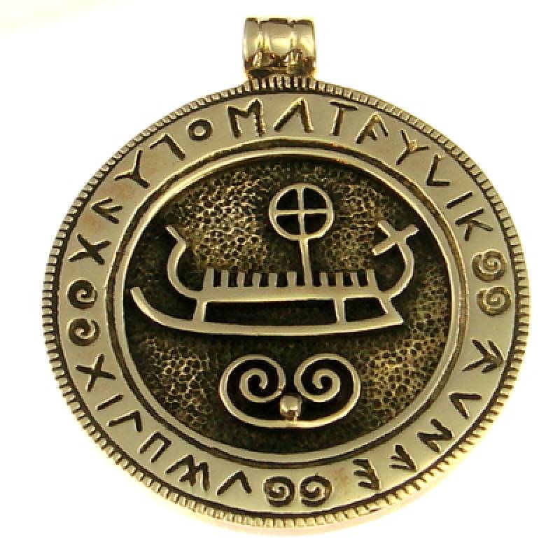 Bronzeanhänger Wikingerschiff mit Runeninschrift i