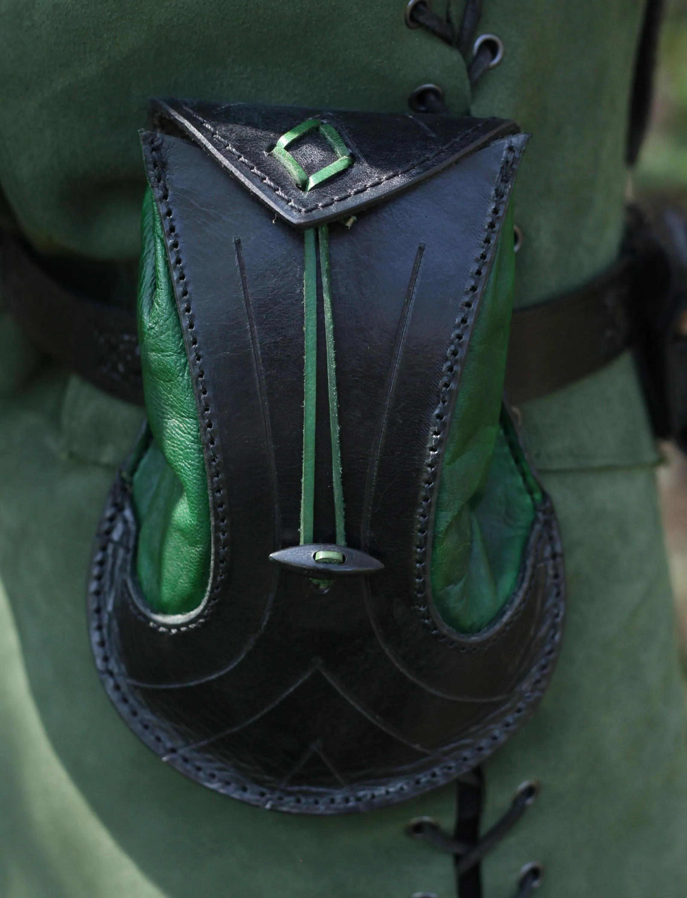 Elbische Tasche schwarz/grün