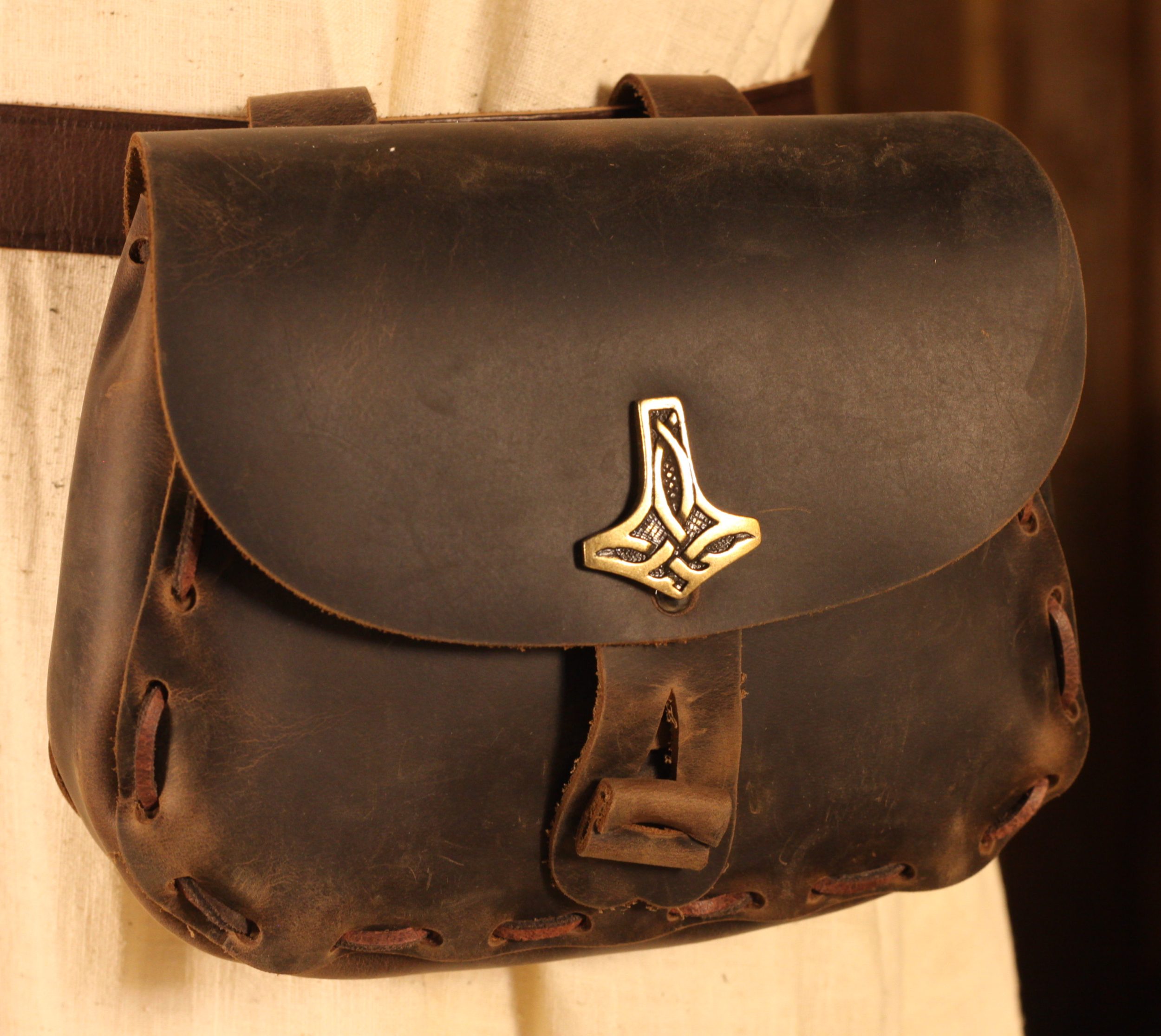 Braune mittelalterliche Tasche Thors Hammer