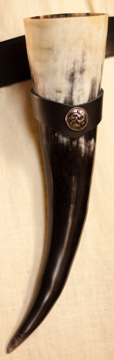 Trinkhorn mit Halter Keltenknoten ca. 300ml