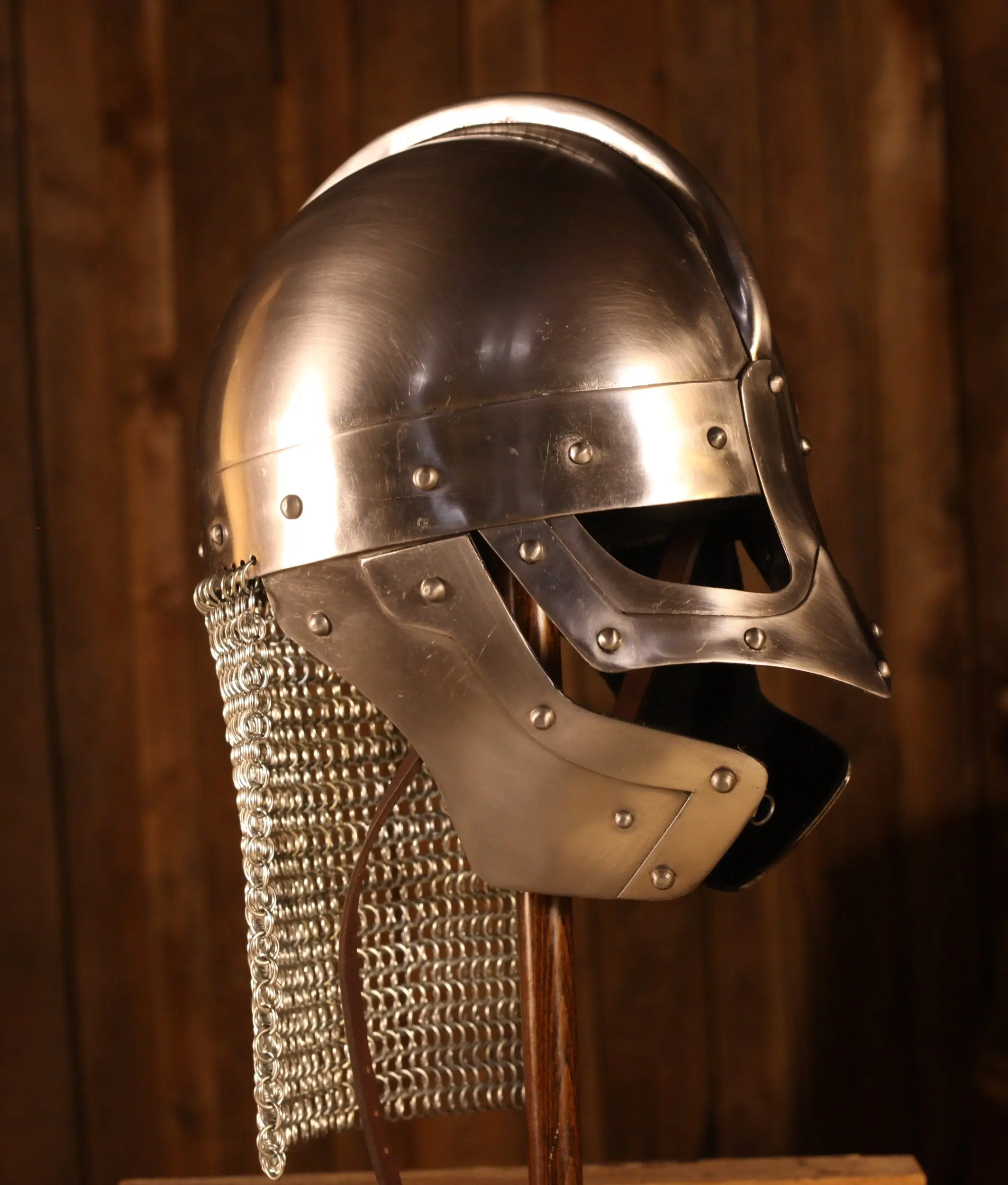 Raven Helm Poliert