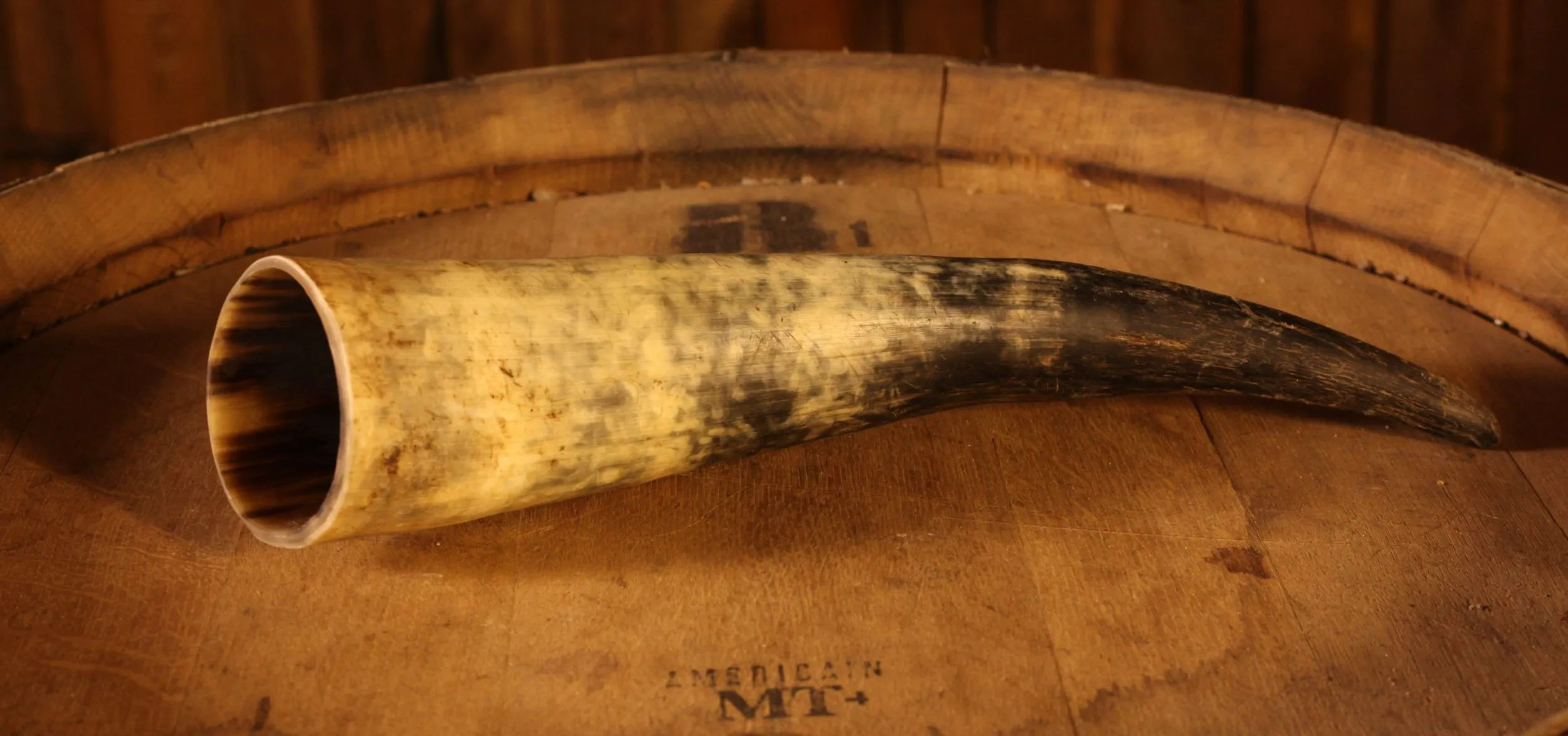 Trinkhorn 0,4L außen naturbelassen