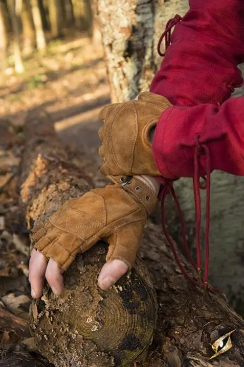 Fingerlose Handschuhe aus Rauhleder braun