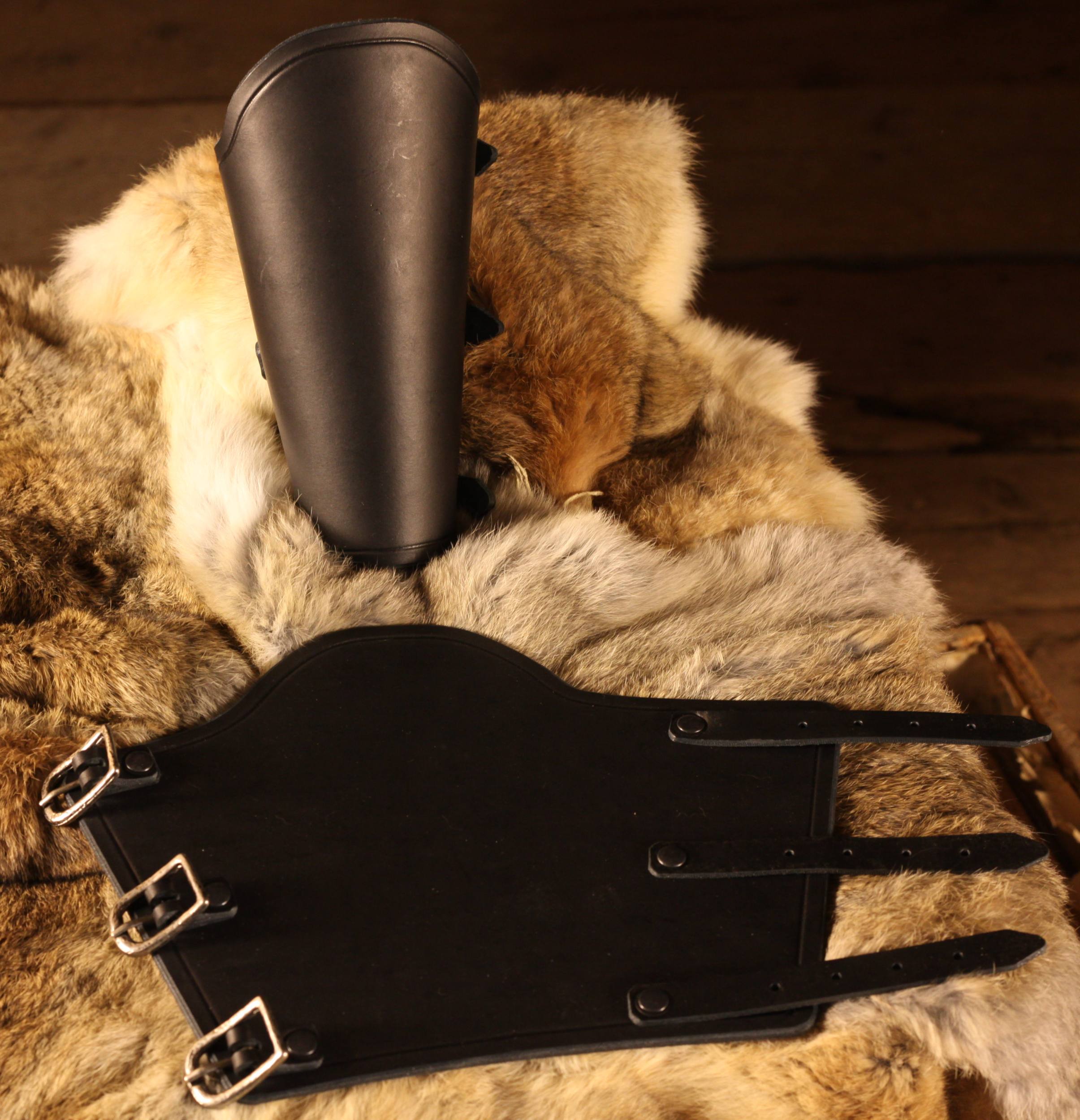 Leder-Armschienen mit Schnallen