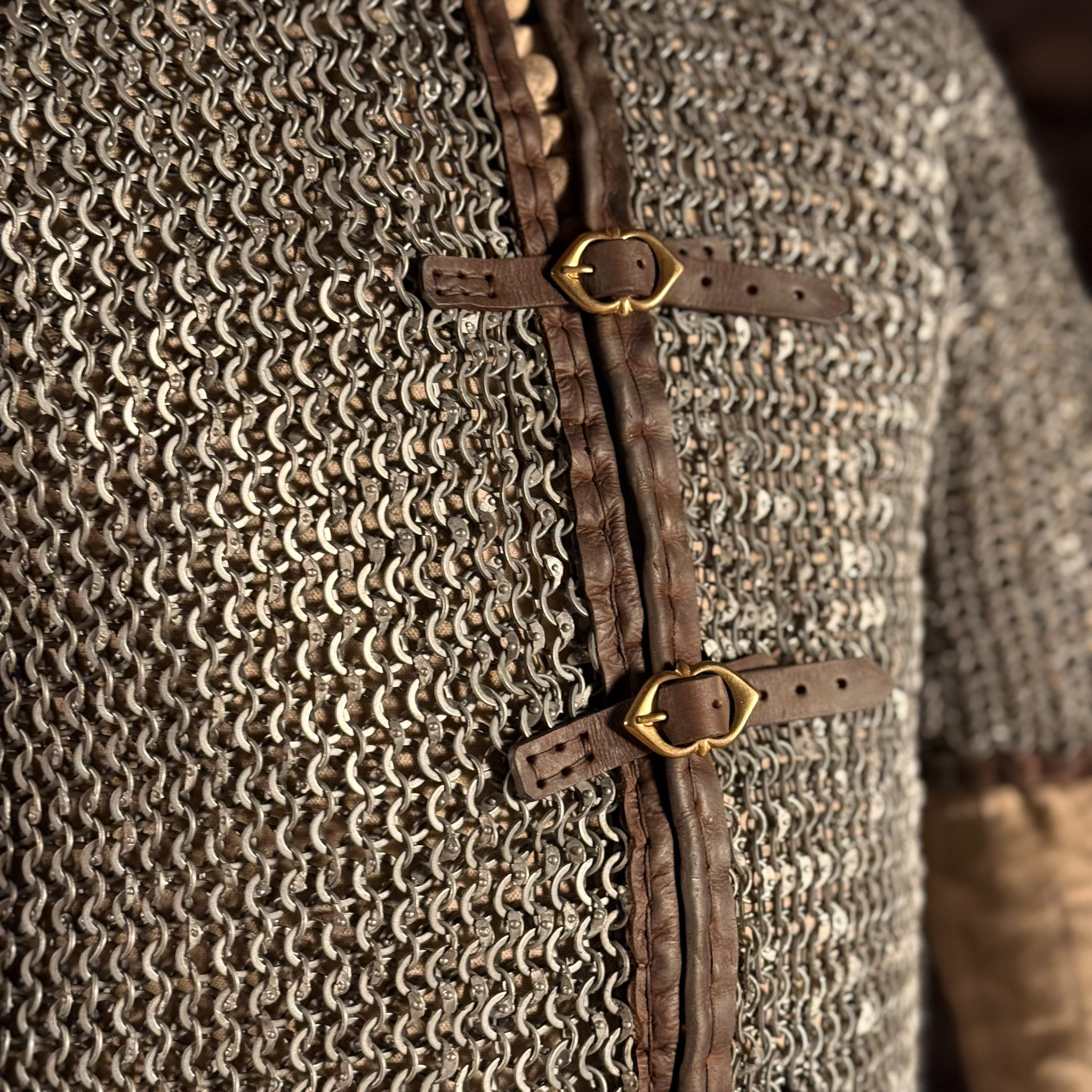 Kettenhemd Haubergeon m. Schnallen, vernietet, Alu