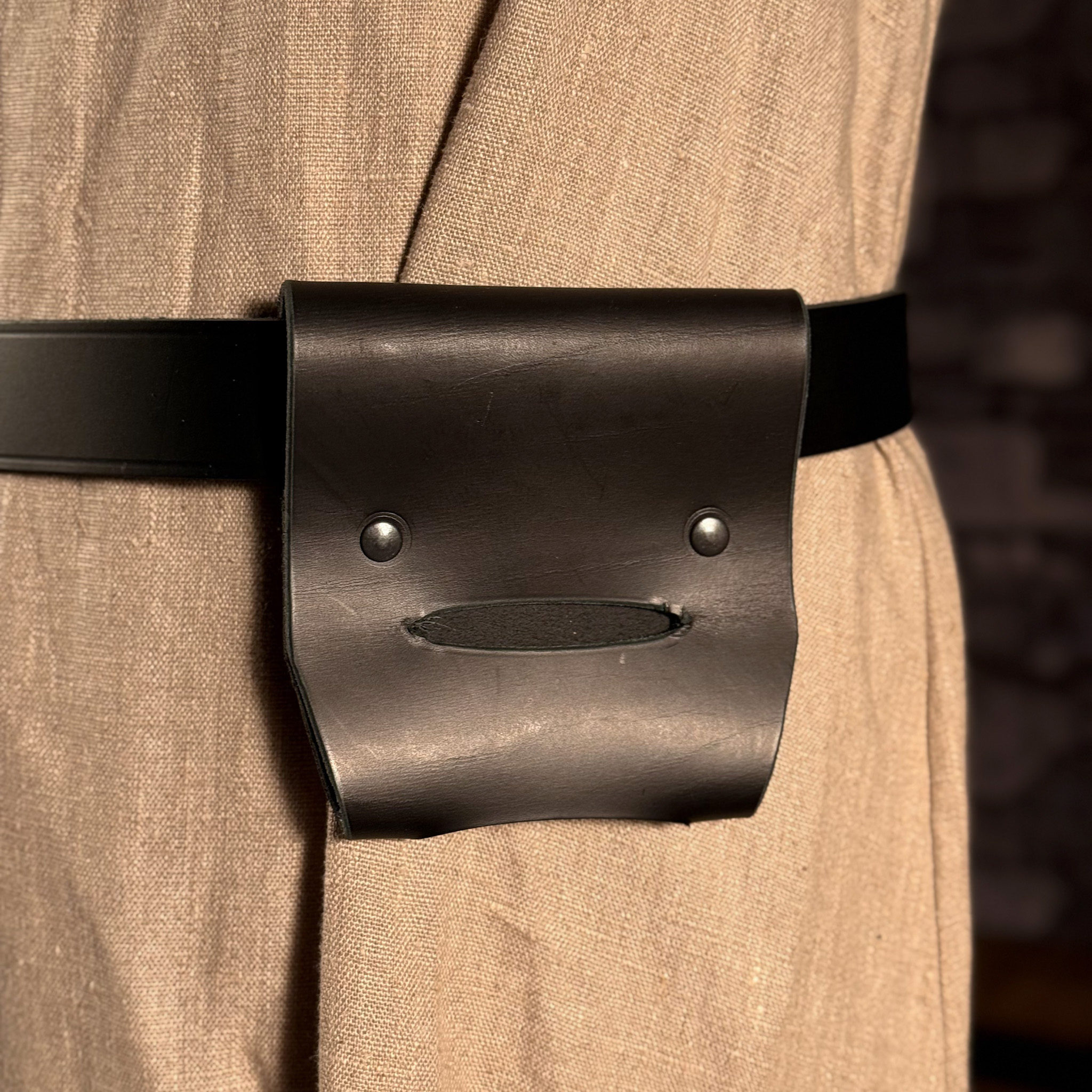 Dolchhalter/Waffenhalter aus Leder