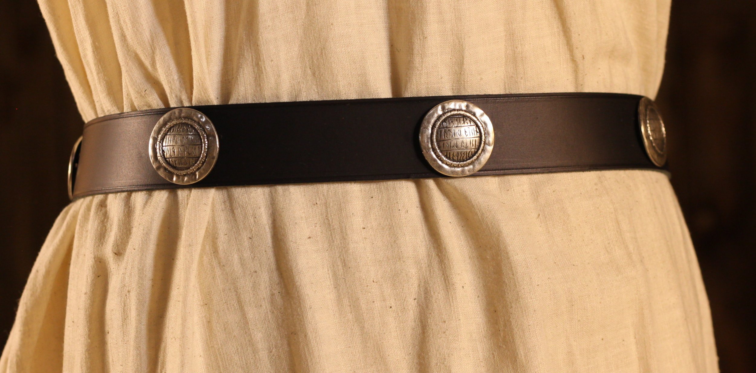 Langgürtel schwarz Runenschild