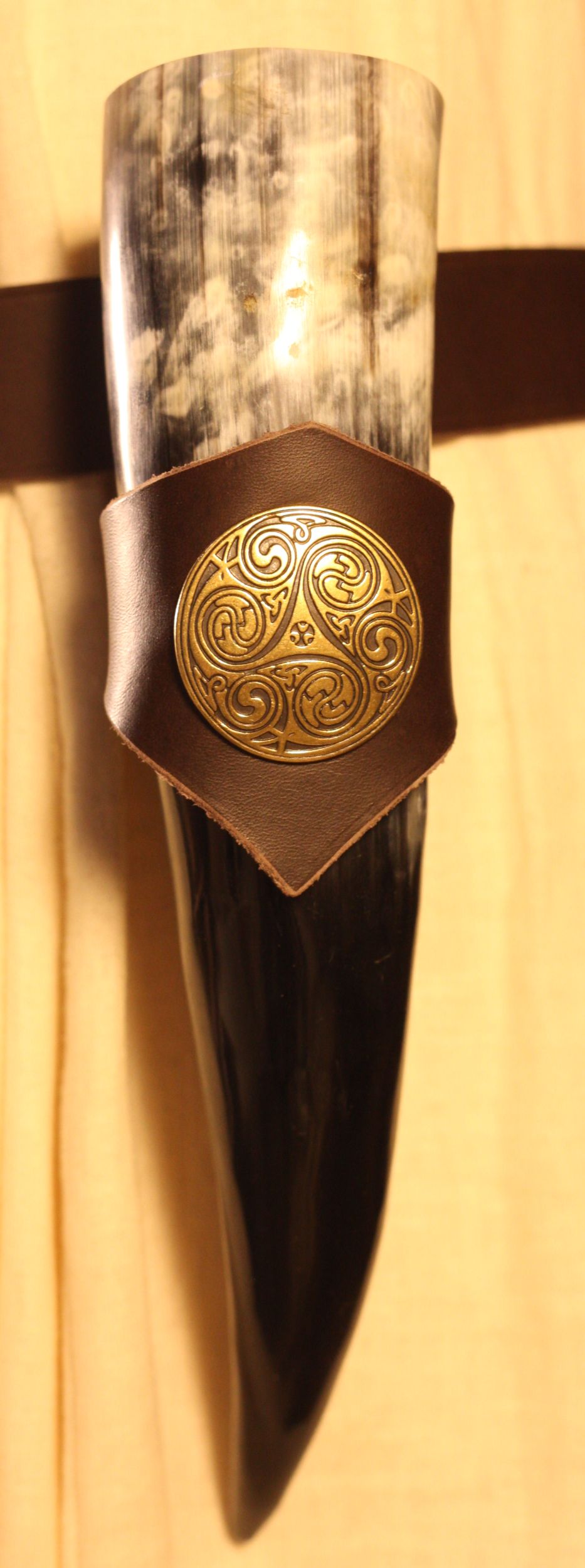 Trinkhorn mit Halter braun keltisch ca. 300ml