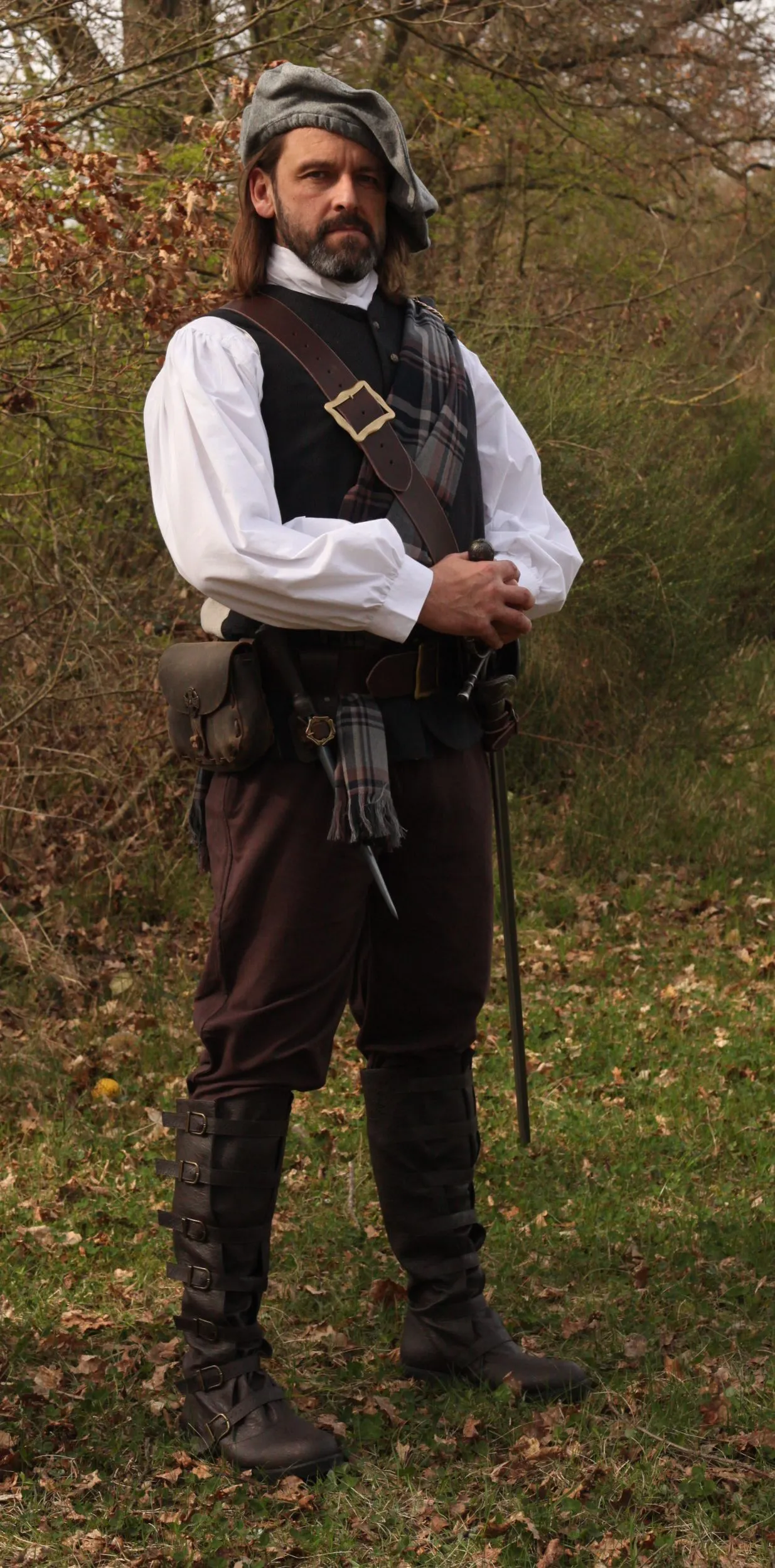 Graues Barett Dougal