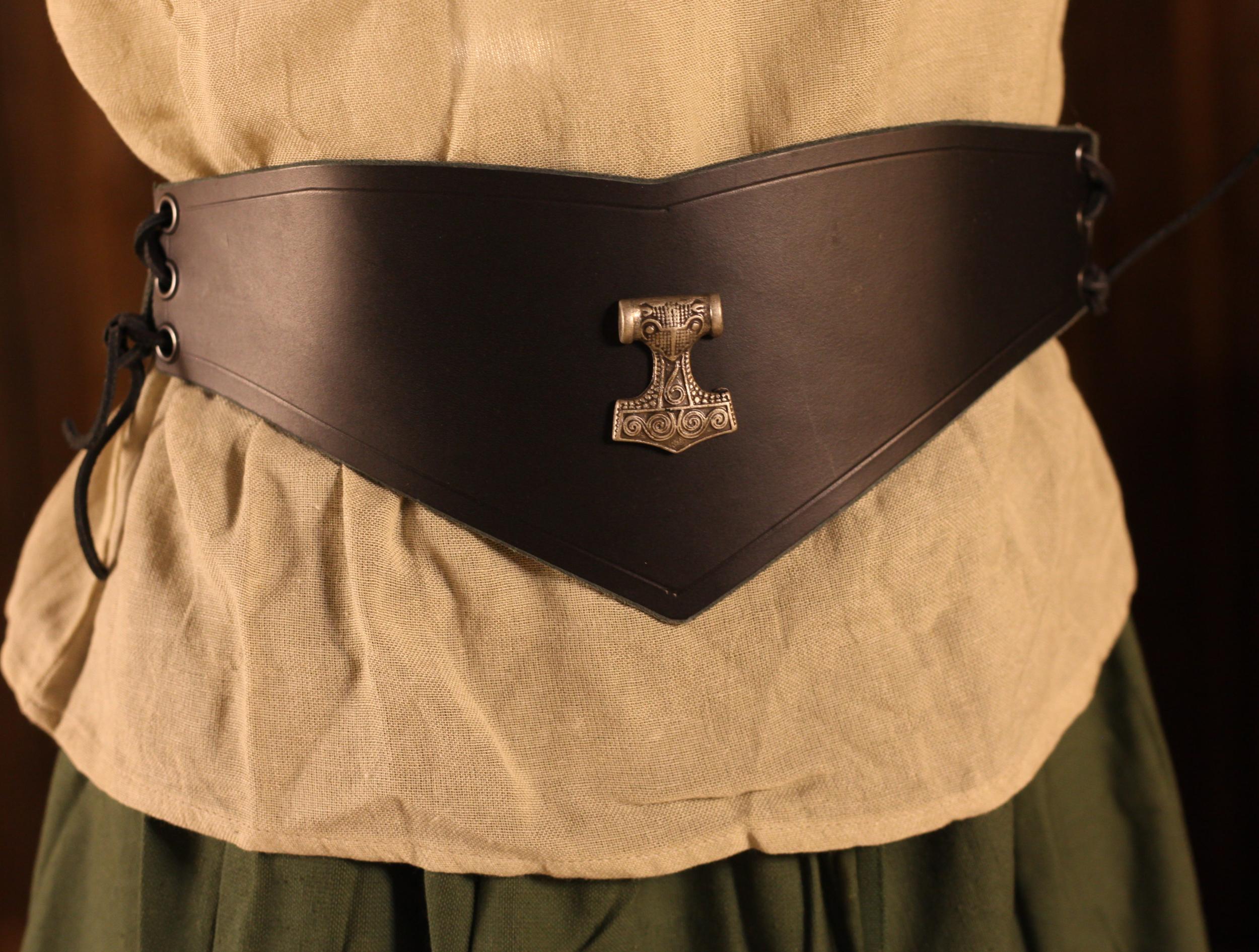 Miedergürtel mit Thors Hammer